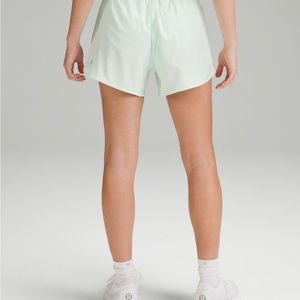LULULEMON NWT Hotty hot HR shorts 4”inch lined 🧚🏻‍♂️🧚🏻‍♂️🧚🏻‍♂️